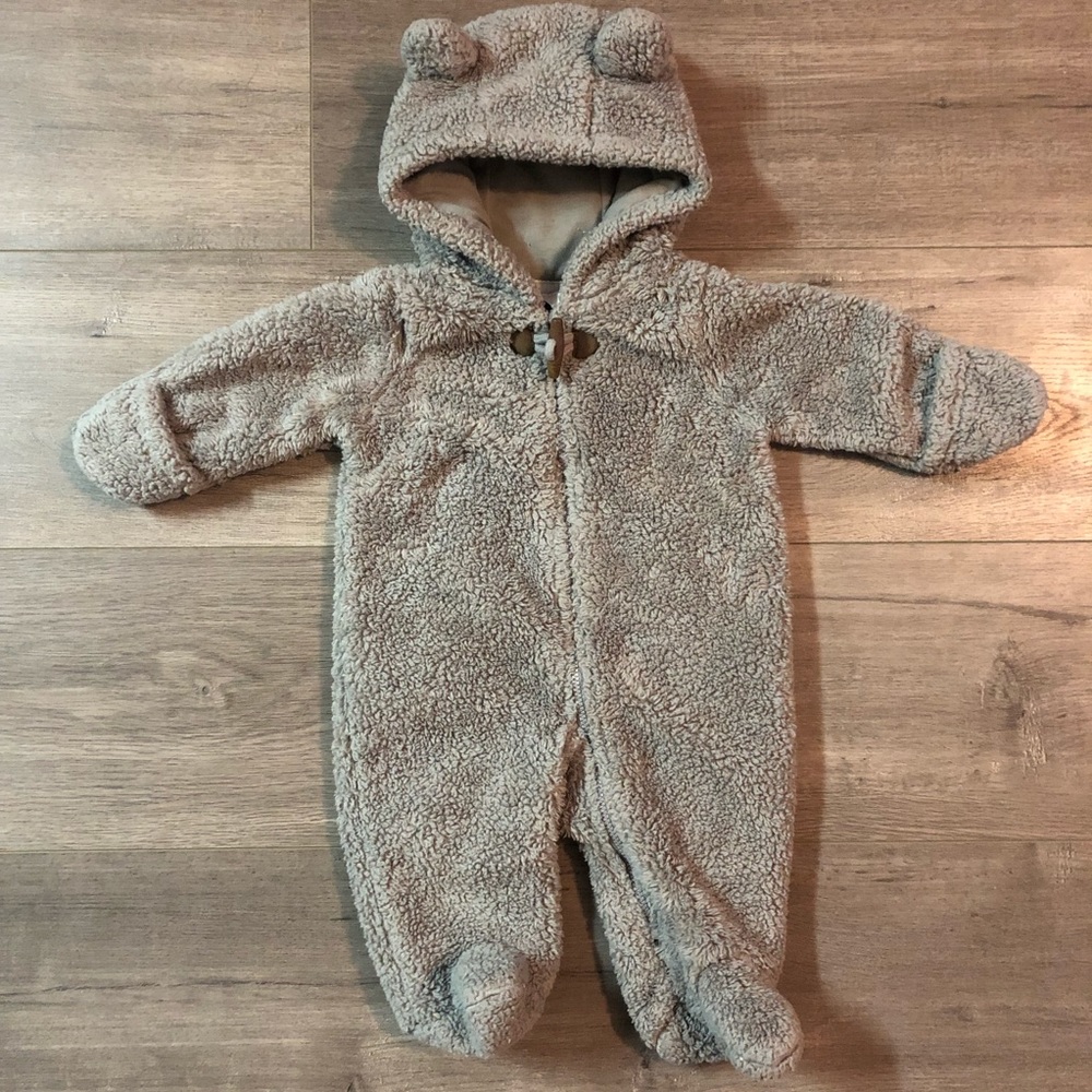 Carter’s Baby Bear Hooded Fuzzy Footed Bodysuit 3M